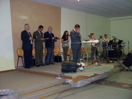 NO PÚLPITO IRMÃO JOÃO-PASTOR JUNIOR - PASTOR JORGE